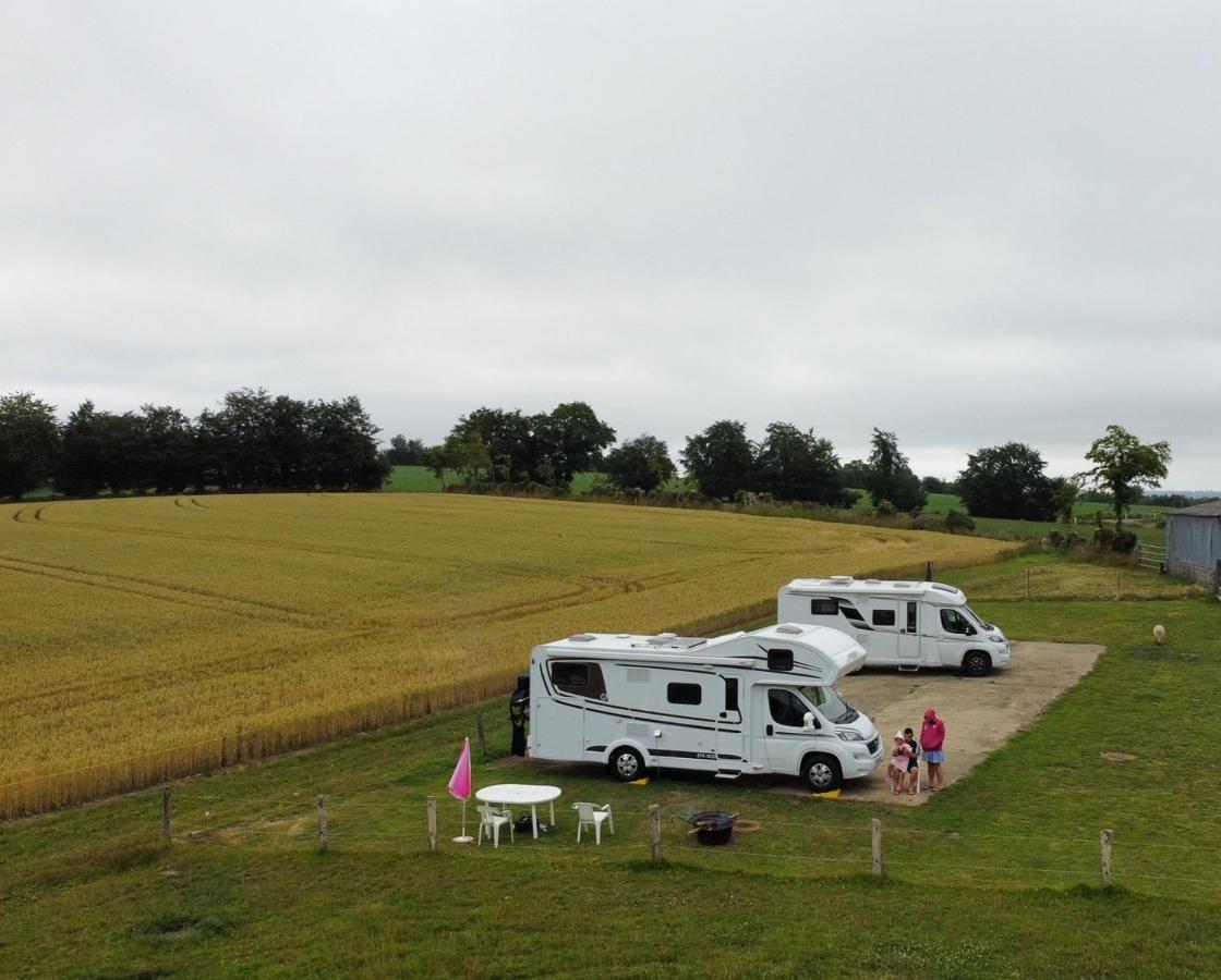 La Billardiere Camping A La Ferme Le Menil-Ciboult Esterno foto